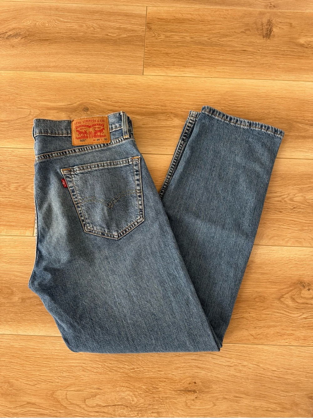 Levi's Men's Medium Blue Straight Leg Jeans